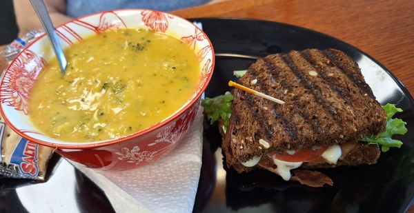 William's Gourmet Kitchen by null