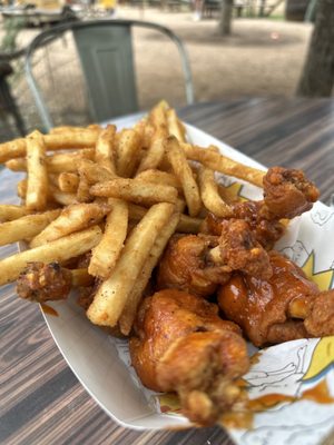 Tommy Want Wingy by null