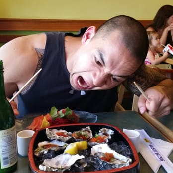 Sushi King - This is how to attack a group of oysters! - Sushi Bars Near Me - Fairfield, California