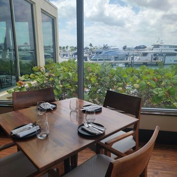 Rusty Pelican - Miami - Views of Marina - Seafood Near Me - Key Biscayne, Florida
