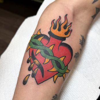  Upper Hand Tattoo Studio - Tattoo Near Me - Charleston, South Carolina