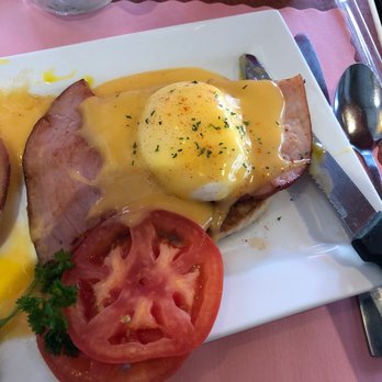 Joe's Rusty Nail - Eggs Benedict - American Near Me - Bellevue, Pennsylvania