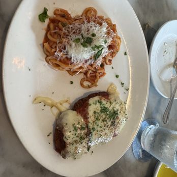 Juliet Italian Kitchen - Chicken parmigiana - Italian Near Me - Austin, Texas