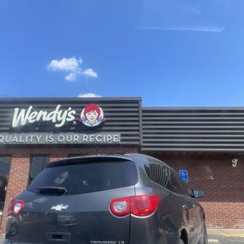 Wendy's - Store front - Fast Food Near Me - Cincinnati, Ohio Wendy's - Store front - Fast Food Near Me - Cincinnati, Ohio