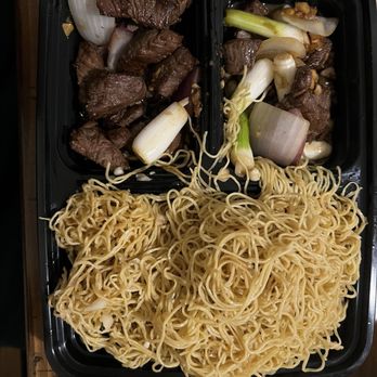 Pho Anvi - Toz premium steak & egg noodle both stir-fried with house special garlic sauce and white onion. - Vietnamese Near Me - Norwalk, California