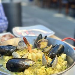 Farm & Vine American Bistro - PAELLA