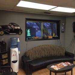 Frankie & Johnnie's Garage