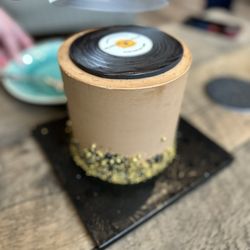 Elle's Belles - Record style birthday cake