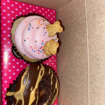 Smallcakes - Smyrna - Dunkaroo and peanut butter brownie cupcakes - Cupcakes Near Me - Smyrna, Georgia Smallcakes - Smyrna - Dunkaroo and peanut butter brownie cupcakes - Cupcakes Near Me - Smyrna, Georgia