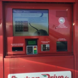 Auchan Drive - Les bornes à l'entrée du Drive