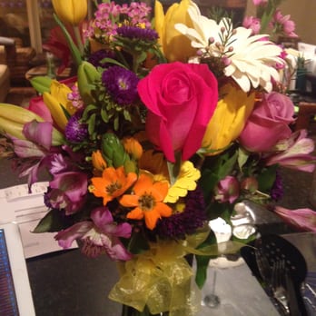 Henry Hampton Floral - Henry Hampton creation. Lots of flowers and just the right amount of greens. - Florists Near Me - Chicago, Illinois