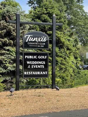 TUNXIS COUNTRY CLUB - 56 Photos & 16 Reviews - 87 Town Farm Rd
