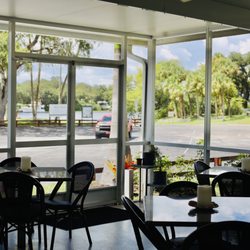 The Launch - Outdoor dining
