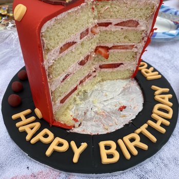JoJo Cakes - Vanilla cake with fresh strawberry (extra cost) filling, tasted so good! - Bakeries Near Me - Fountain Valley, California