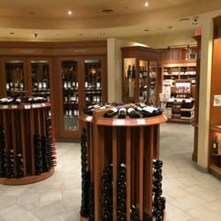 LCBO - Great center premium vintage selection! Great display cases!