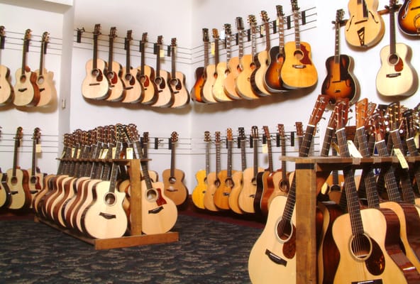 Elderly Instruments by null