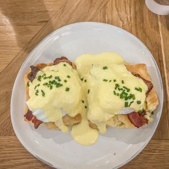 Magnolia Table - Farm Eggs Benedict - Breakfast & Brunch Near Me - Waco, Texas