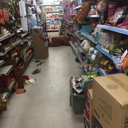 Dollar General - Filthy and horrible even for a dollar store
