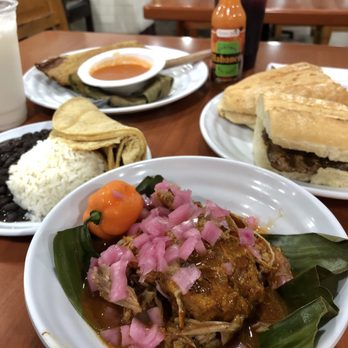 Chichen Itza Restaurant - Cochinita Pibil -The pork was so flavorful and cooked perfectly! Great dish that came with rice, beans, and tortillas. - Mexican Near Me - Los Angeles, California