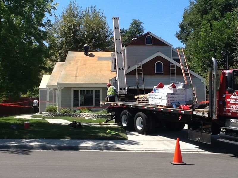 Slide of Gil's Roofing
