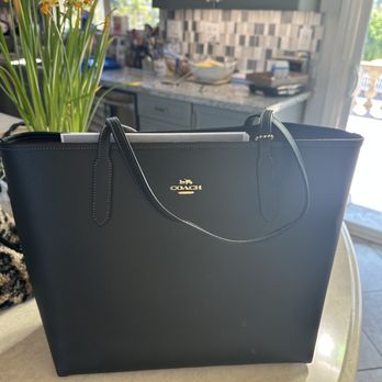 Coach - Coach Tote - Accessories Near Me - Alpine, California