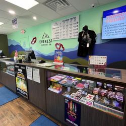 Everest Cannabis Co. - Montano Plaza
