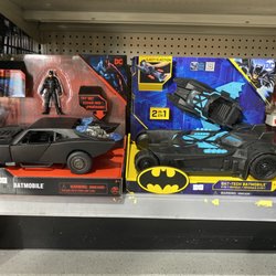 StockCalifornia Toy Store - DC action figures