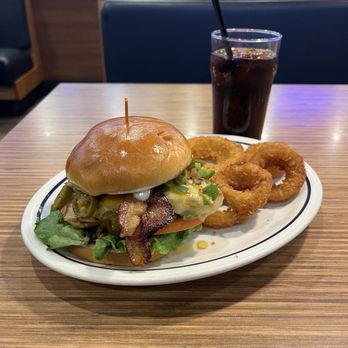 IHOP - "Jalapeño kick" burger w/ grilled chicken - American Near Me - Lebec, California