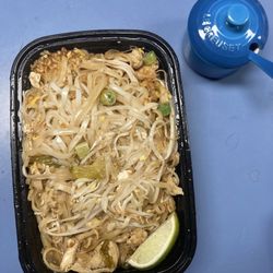Chicken pad Thai