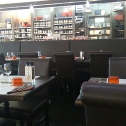 La Conserverie d'Aymeric - Coin bistro/resto et sur le cote, Boutique de la conserverie artisanale du proprietaire
