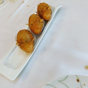 Lai Wah Heen - Pork turnover - Dim Sum Near Me - Toronto, Ontario Lai Wah Heen - Pork turnover - Dim Sum Near Me - Toronto, Ontario
