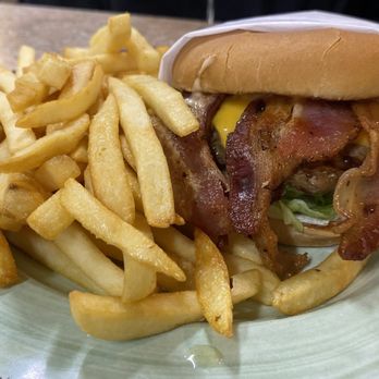 Orcutt Burgers - Bacon burger - Burgers Near Me - Grover Beach, California Orcutt Burgers - Bacon burger - Burgers Near Me - Grover Beach, California