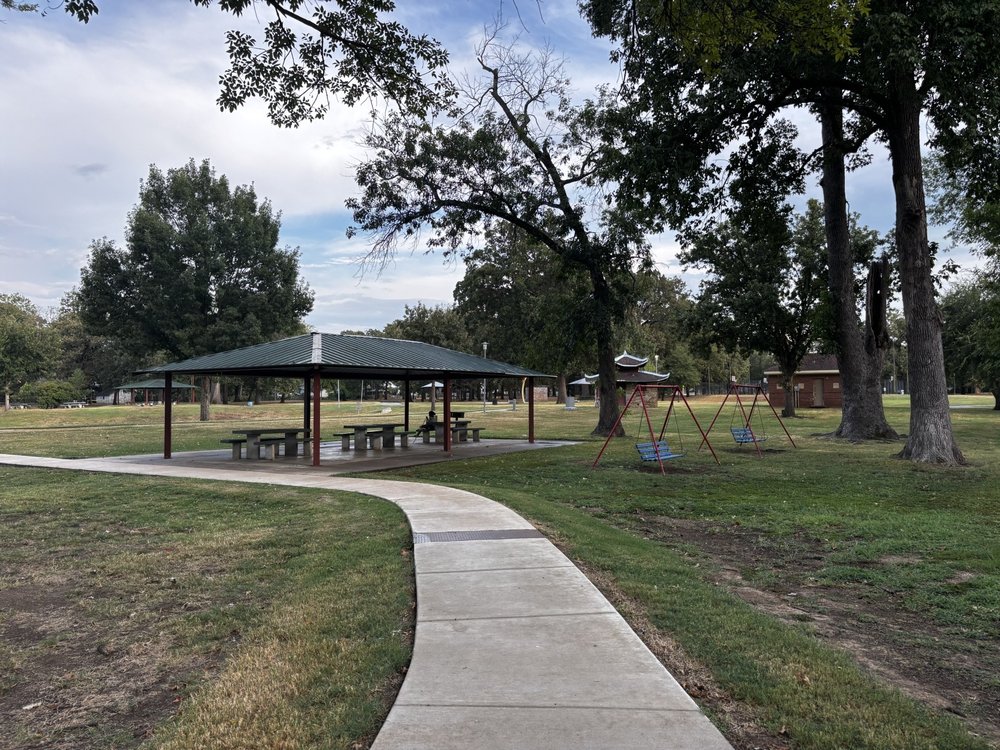 Social spots from Tilles Park