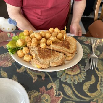 Apple Cup Cafe - Patty Melt - American Near Me - Chelan, Washington