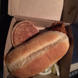 Is this how a mcrib is served?