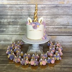 Rebecca's Cakes - Unicorn cake and cupcakes