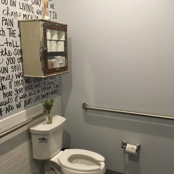 Olive + Oak - Facilities - Wine Bars Near Me - Saint Louis, Missouri