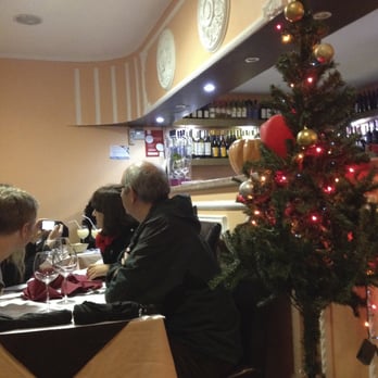 Tasca D'Lyon - Part of the dining room - Portuguese Near Me - Lisbon, 11