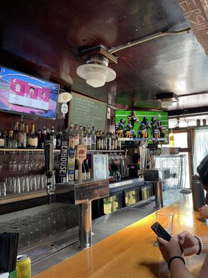 Kingfish Pub & Cafe by null