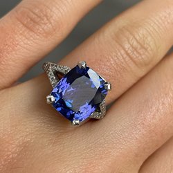 J R's Diamonds & Jewelry - Exquisite - Tanzanite.