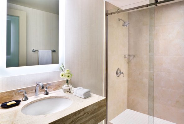 Sheraton Vancouver Wall Centre by null