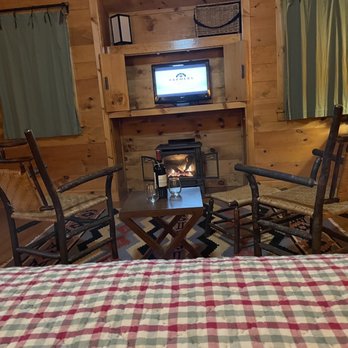 Dartbrook Lodge - Halcyon Cottage - Guest Houses Near Me - Keene, New York