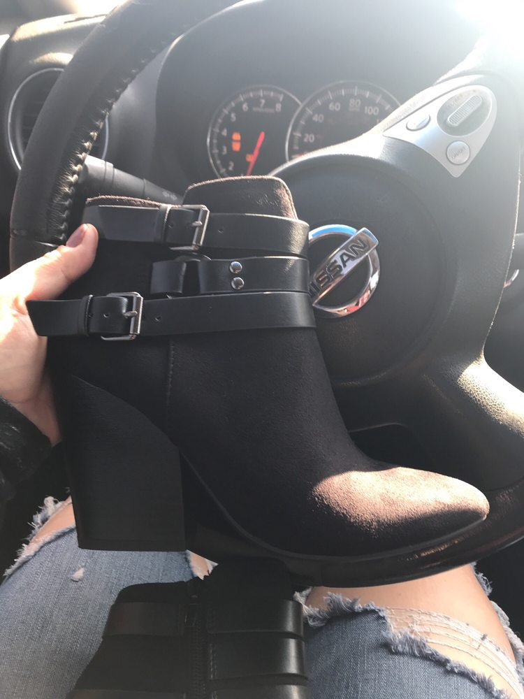 SHILOH SHOE & ACCESORIES Updated August 2024 1415 E Gage Ave, Los