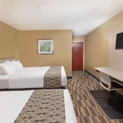 Microtel Inn & Suites by Wyndham Dry Ridge - Guest room
