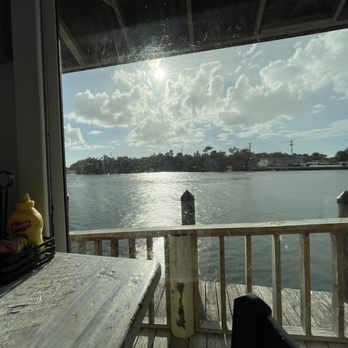 Pop's Sunset Grill - Nice view - Seafood Near Me - Nokomis, Florida