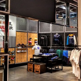 foot locker nike clothing