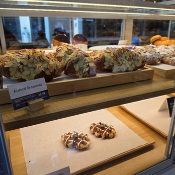 Paris Baguette - croissants and waffles - Bakeries Near Me - Miami, Florida Paris Baguette - croissants and waffles - Bakeries Near Me - Miami, Florida