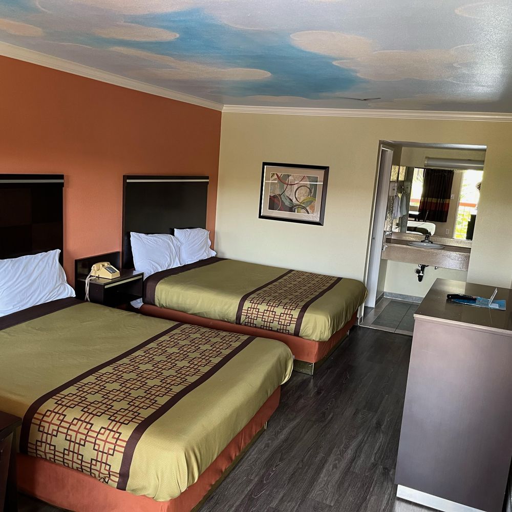 TOP 10 BEST Weekly Rate Motels near South Gate, CA 90280 - Updated 2025 -  Yelp