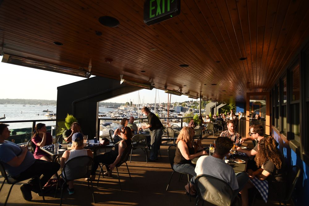 Duke’s Seafood South Lake Union