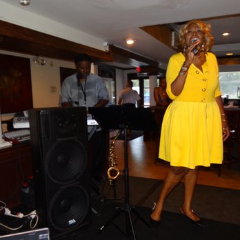 LYFE Entertainment - Lawvawn playing on piano with the Jazz/Gospel singer Maryel Epps - Musicians Near Me - Miami, Florida LYFE Entertainment - Lawvawn playing on piano with the Jazz/Gospel singer Maryel Epps - Musicians Near Me - Miami, Florida